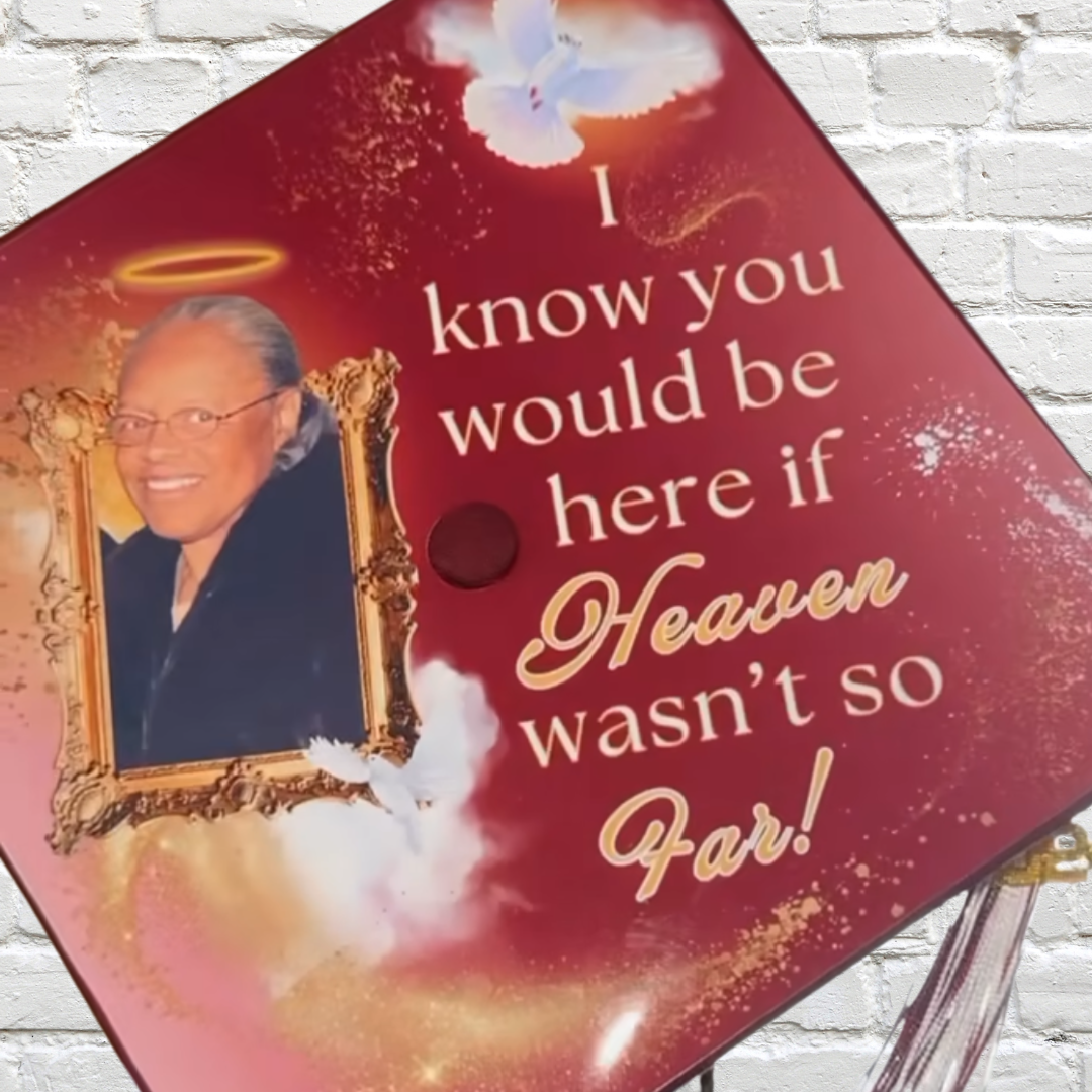 GRADUATION CAP TOPPER